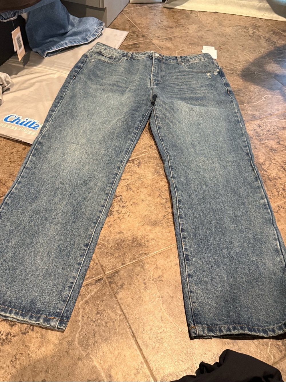 💙Classic Women’s Blue Straight-Leg Jeans